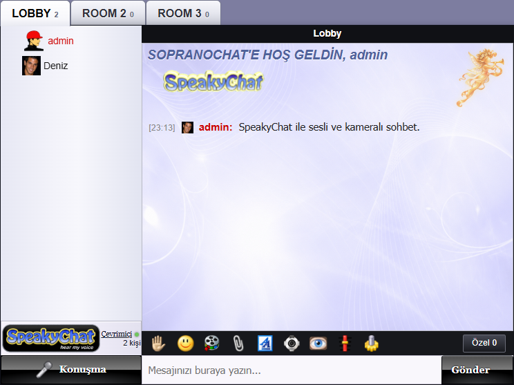 Gerçek SpeakyChat odası, yönetim paneli ve ses ayarlarının sırayla gösterildiği tanıtım